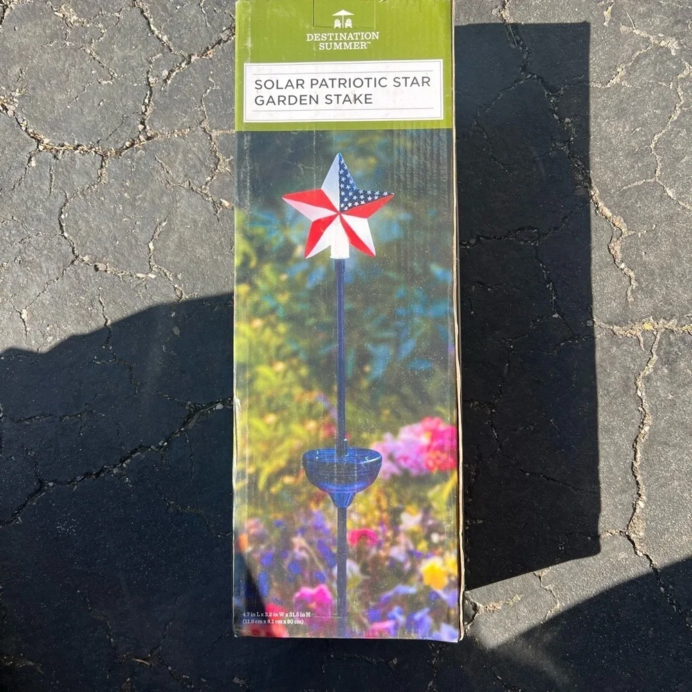 Solar Patriotic Star Garden Stake - Red, White, Blue
